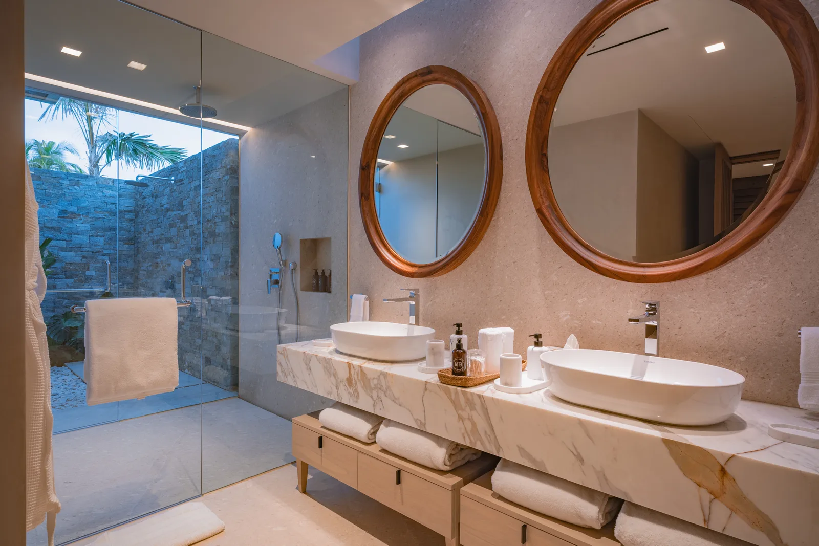 Nature’s bath — the stone shower garden open to the sky