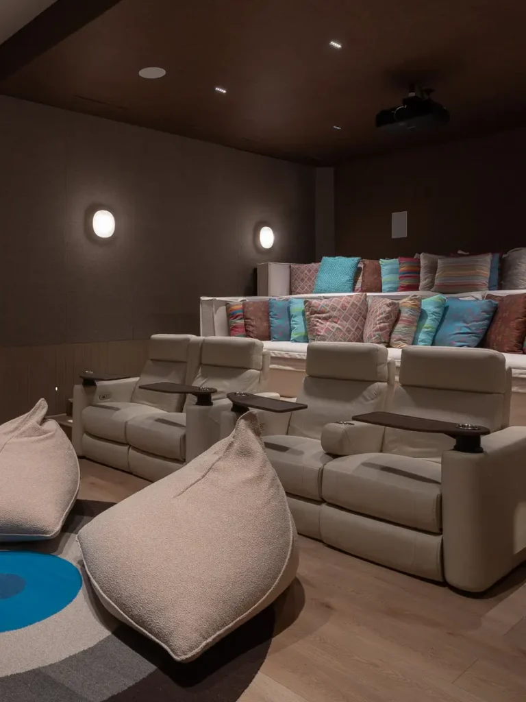 Home_Entert1_900x1200